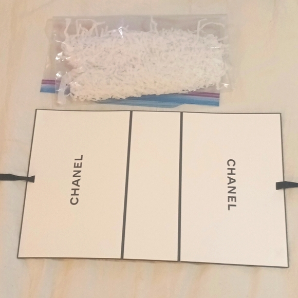 Chanel Foldable Box Brand New! - Picture 1 of 3